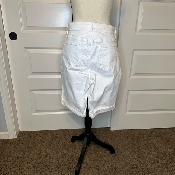 NYDJ Women's White Bermuda Shorts - Picture 8 of 8